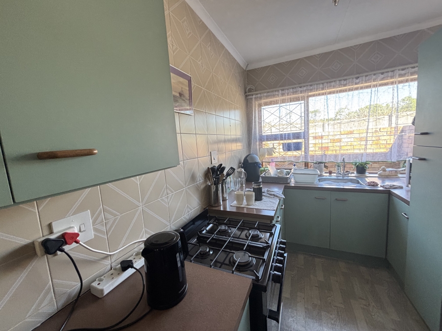 2 Bedroom Property for Sale in Summerstrand Eastern Cape